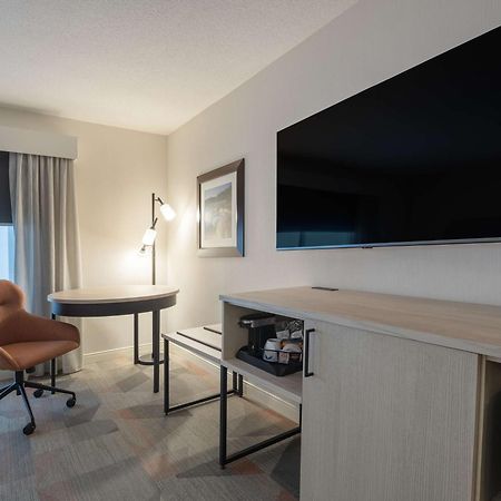Hampton Inn & Suites By Hilton Moncton Exterior foto